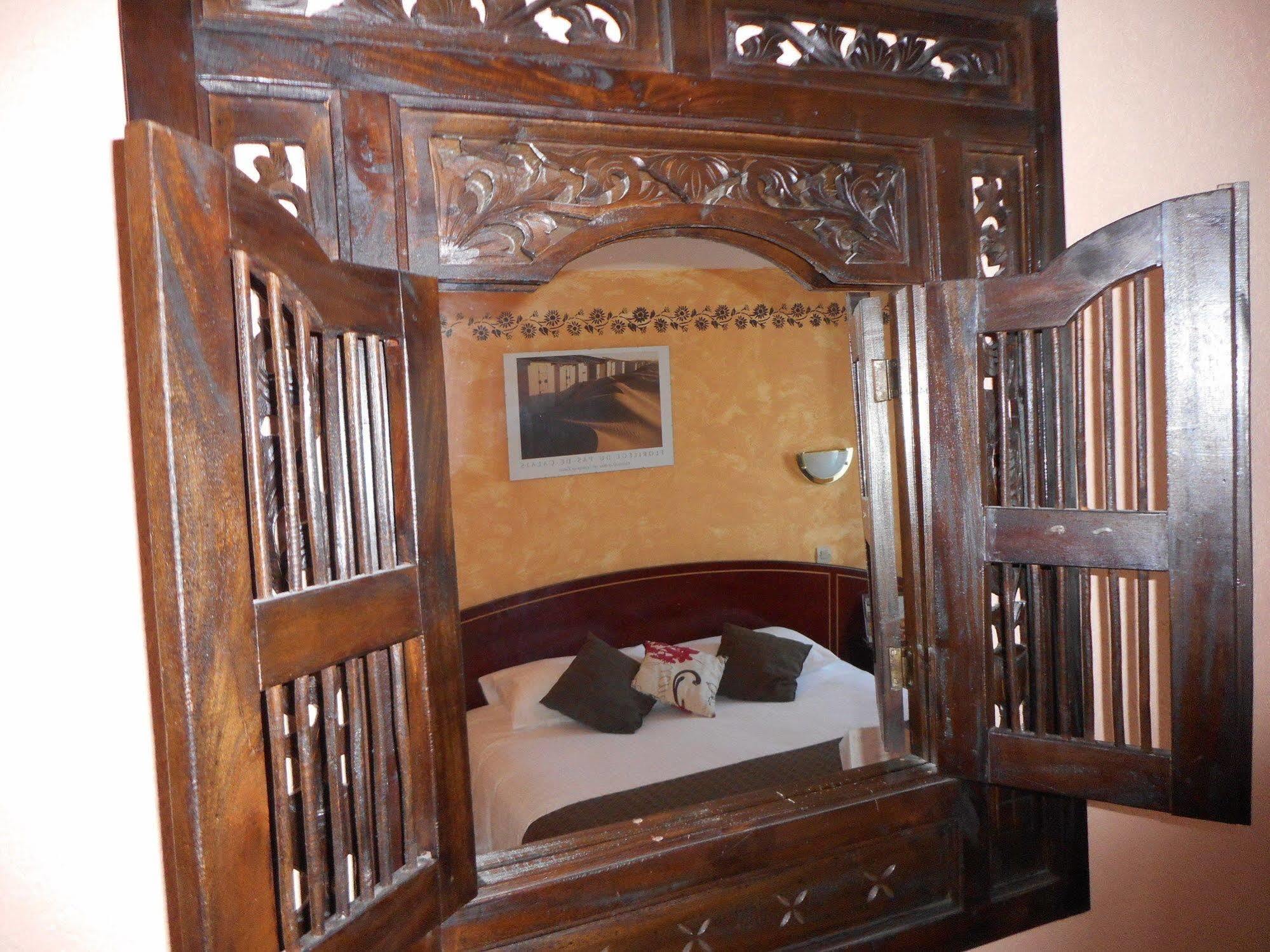 Brit Confort Hotel 3*